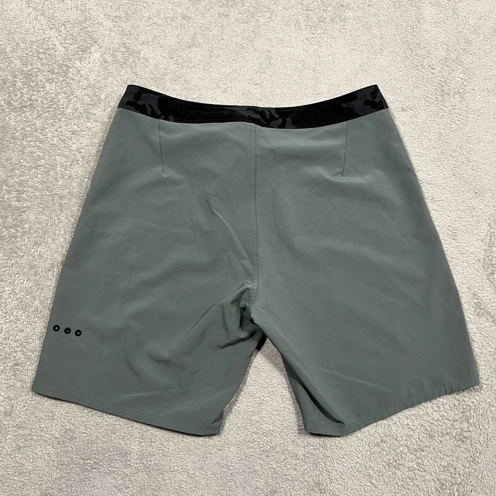 Vuori Infinity Board Shorts Mens 30 Swim Trunks Green V383 Beach Surf Athletic